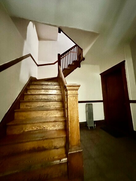 Building Photo - 19 Saint Lukes Rd