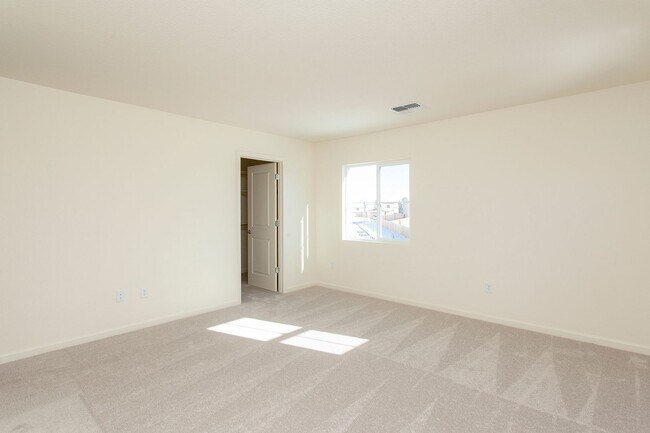 Building Photo - 8981 Quail Fls Dr