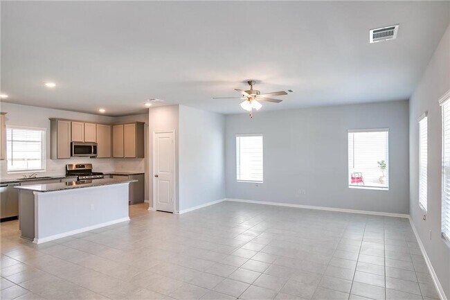 Building Photo - 509 Pulitzer Dr