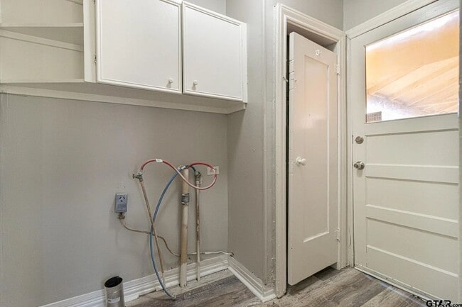 Building Photo - Charming 2 Bed, 1 Bath Home Near Downtown Tyler!