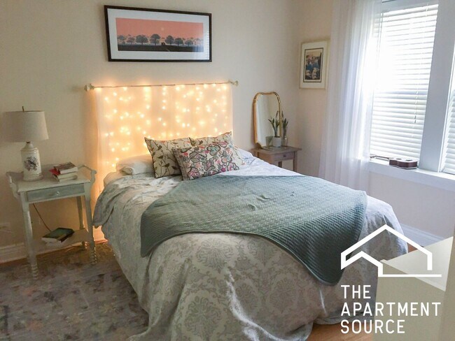 Building Photo - 4865 N Hermitage Ave