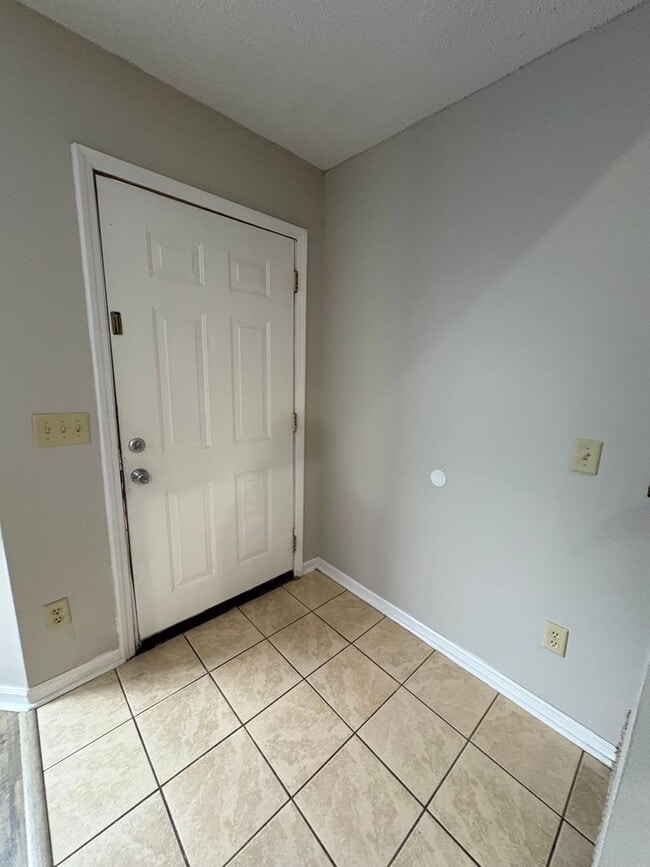 Building Photo - Daleville!