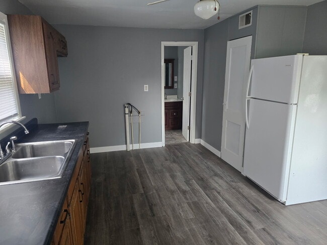 Building Photo - 3807 Chalmers Ave