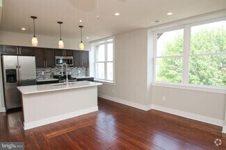 Building Photo - 400 S 45th St