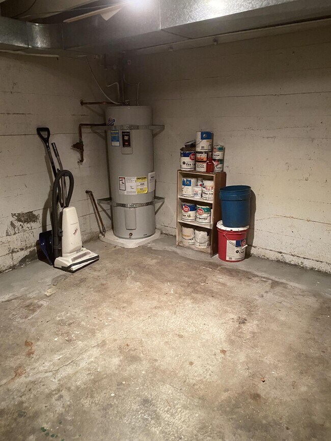 Building Photo - 5621 Fauntleroy Way SW