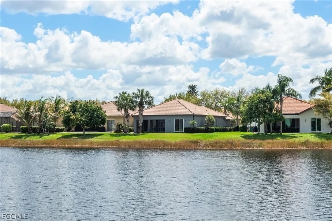 Back of house - 2246 Heydon Cir W