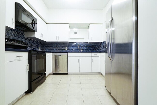 Building Photo - 15 Greenway Plaza