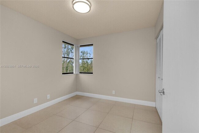 Building Photo - 10105 W Sunrise Blvd
