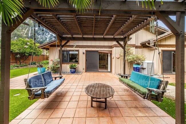 Building Photo - 2898 Woodridge Cir