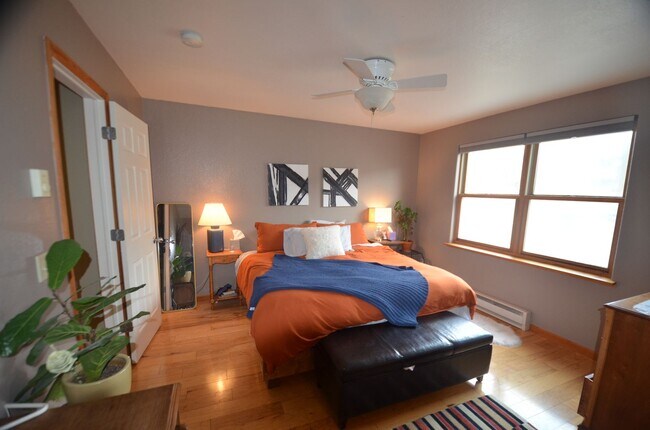 Building Photo - Placer Valley! 3bed/2.5 bath! Garage! 20 m...