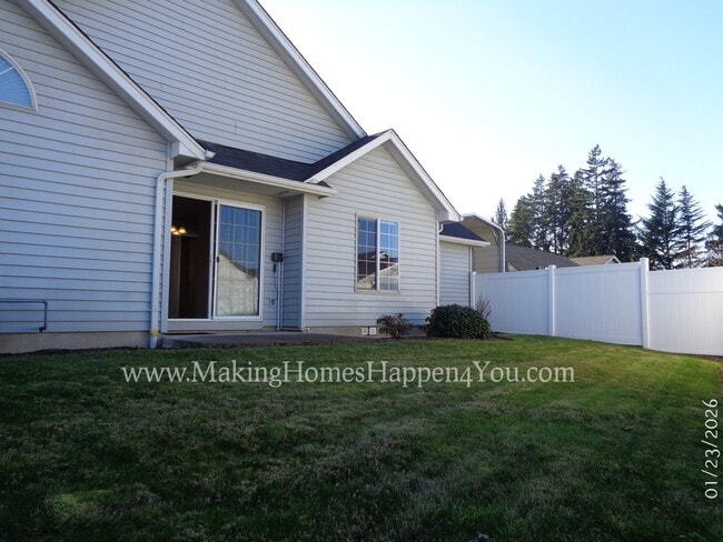 Building Photo - 7475 Parkplace Dr NE