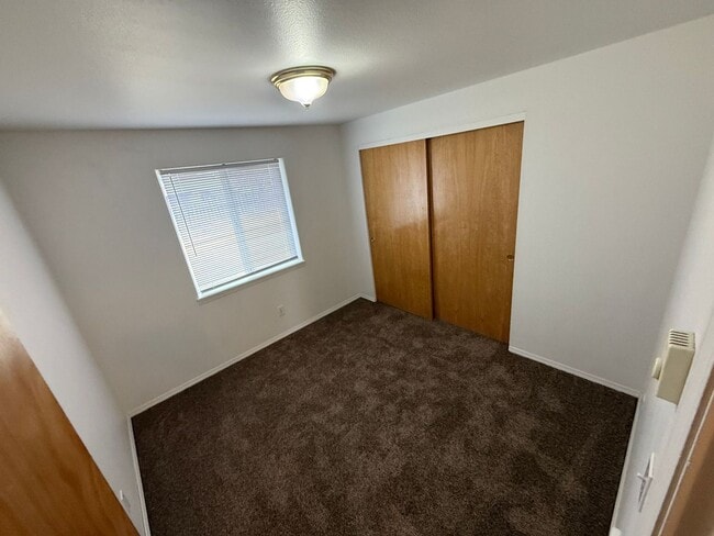 Building Photo - 2022-2022 SW 22nd St