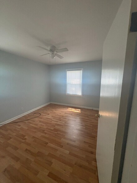 Building Photo - 762 Ross Ave