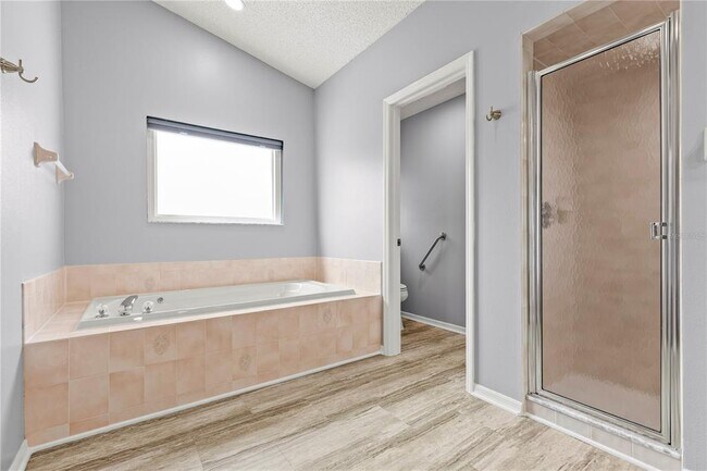 Building Photo - 9447 Ashley Dr