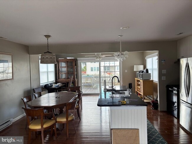 Building Photo - 156 Rodman Dr