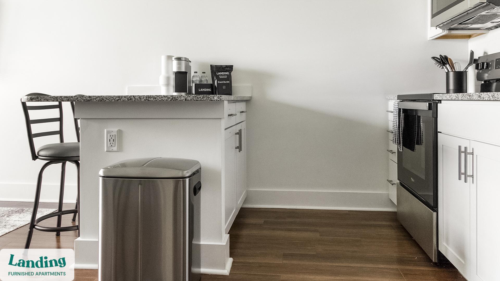 Building Photo - 901 Kelly Green Ln