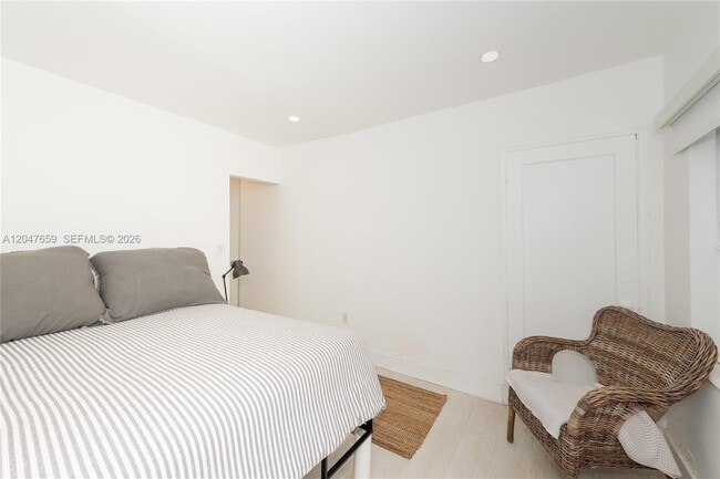 Building Photo - 9940 Collins Ave