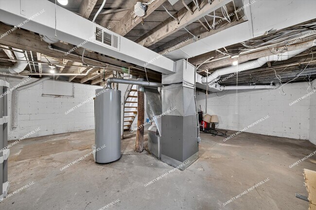 Building Photo - 2322 Fordham St
