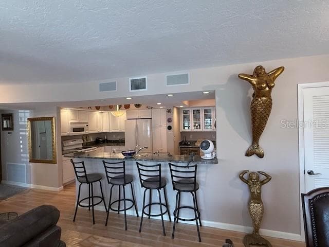 Building Photo - 3806 Gulf of Mexico Dr