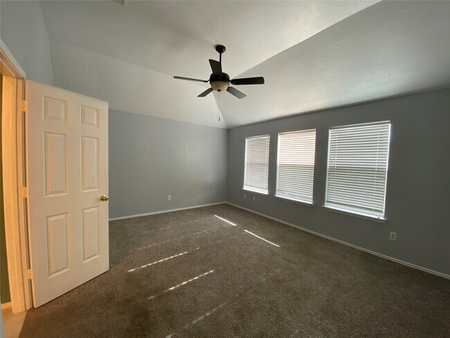 Building Photo - 7022 Leaders Crossing Dr