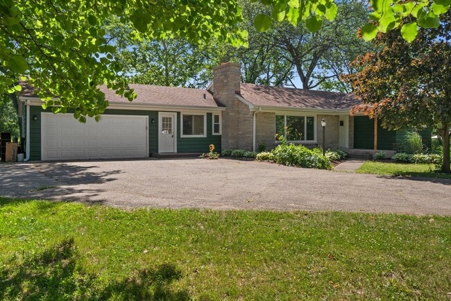 Building Photo - 1350 Hart Rd