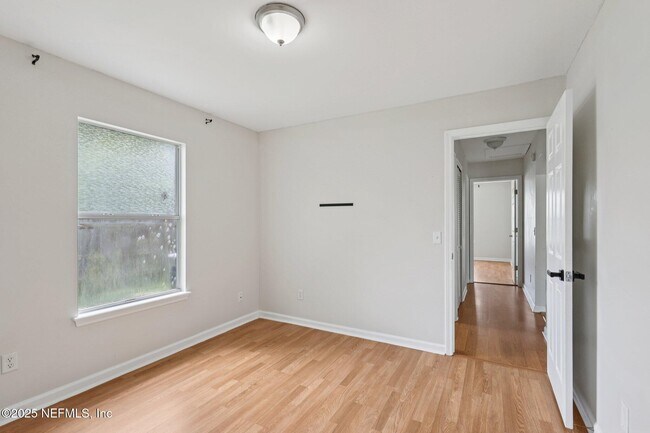 Building Photo - 2688 Glenhaven Dr