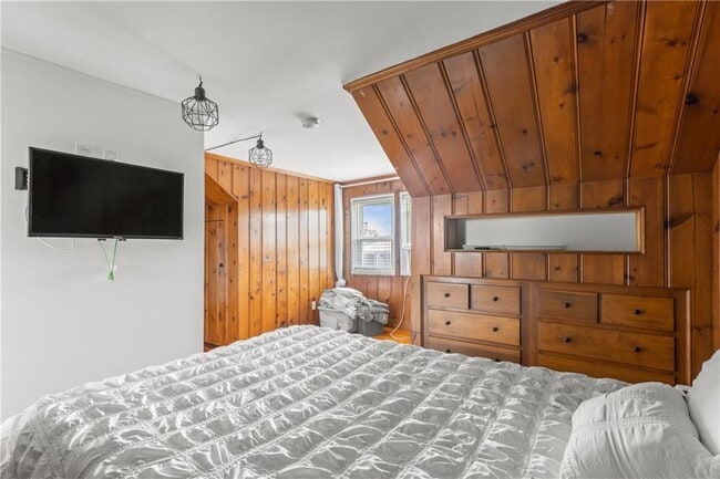 Building Photo - 52 Houston Ave