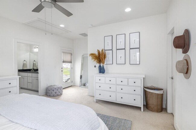 Building Photo - 2705 Halcyon Dr
