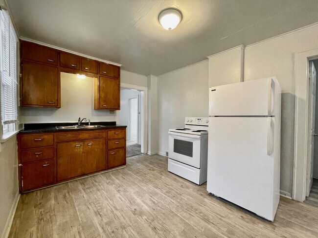 Building Photo - 1471 Hoyt St