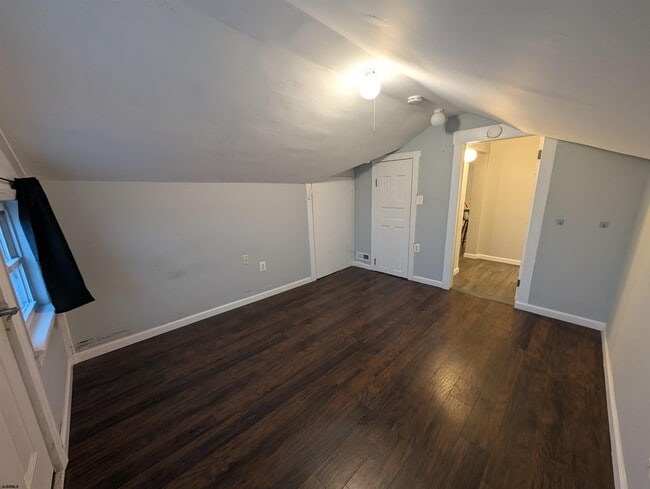 Building Photo - 6506 Ventnor Ave