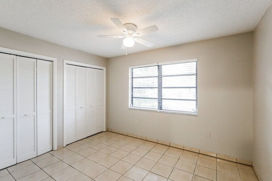 Building Photo - 10724 SW 144th Ct