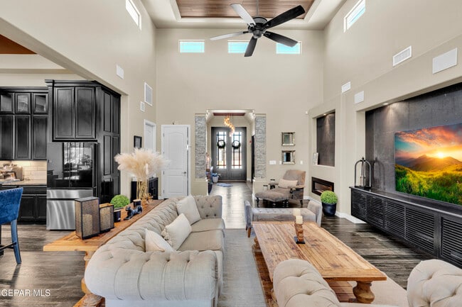 Building Photo - 14812 Long Shadow Ave