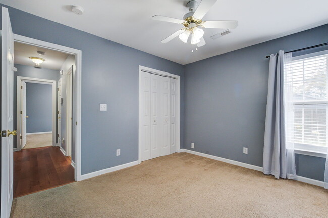 Building Photo - 7856 High Maple Cir