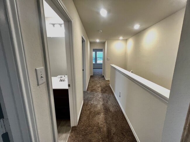 Building Photo - 7510 Fishbowl Ln
