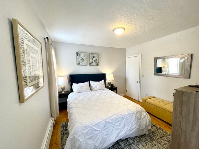 Building Photo - 1002 Tremont St