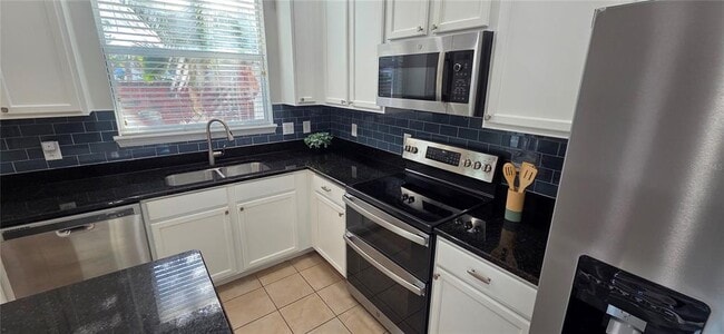 Building Photo - 9478 Silver Buttonwood St