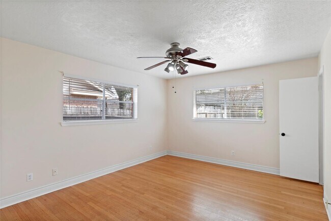 Building Photo - 1502 Dabney Dr