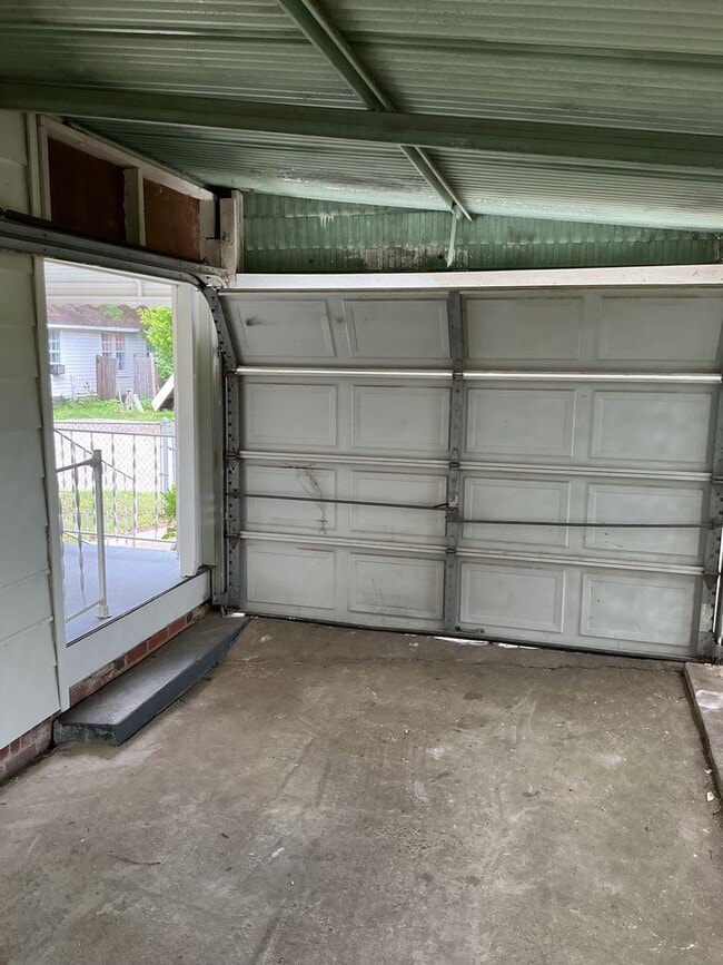 Building Photo - Completely remodeled 3/2 Wetumpka
