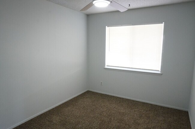 Building Photo - Beautiful Remodeled Duplex with 3 bed-1.5 bath in 79912