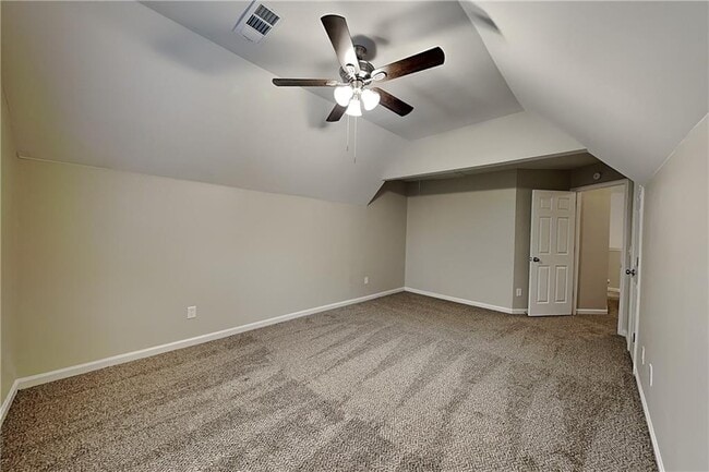 Building Photo - 7003 Hampshire Ct