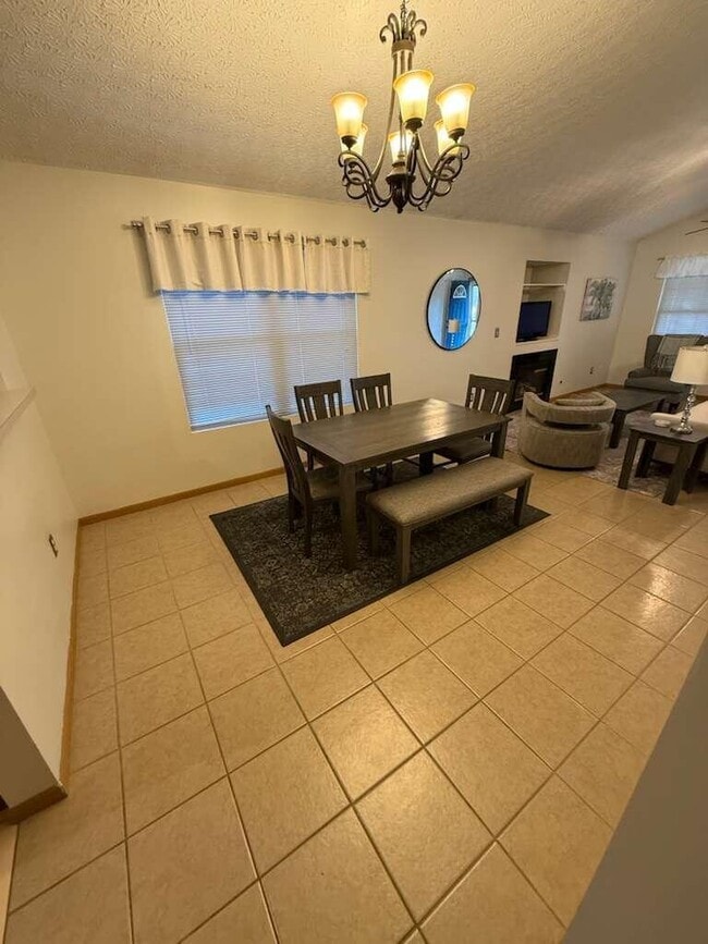 Building Photo - 8282 Mira St