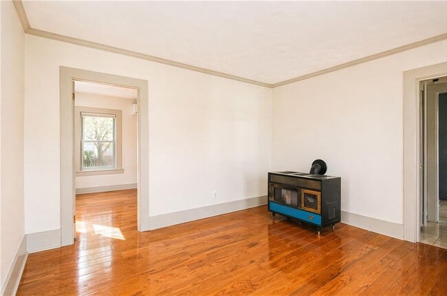 Building Photo - 111 Johnson St