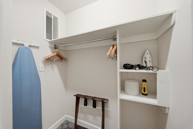 Building Photo - Resort Style Living - KINGSMILL (Graves Ordinary)
