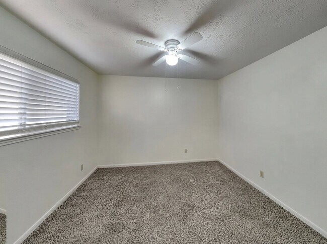 Building Photo - 18715 Faustina Way