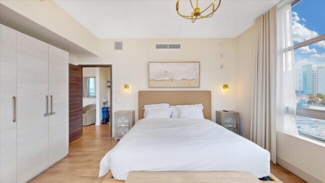 Building Photo - 777 N Ocean Dr