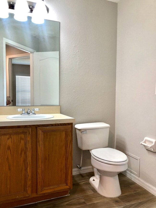 Building Photo - Wonderful 3/2 home in ORLANDO - GOLF COURS...