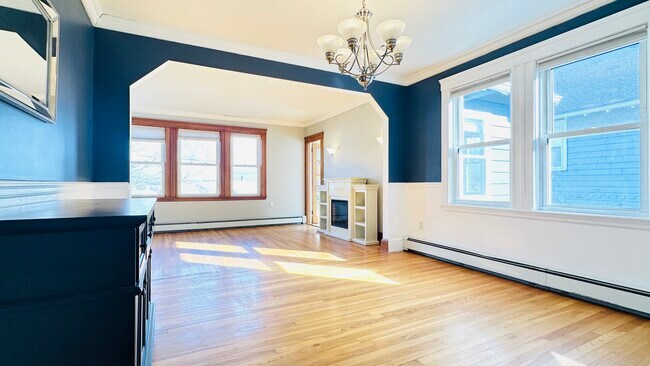 Building Photo - 62 Edgecliff Rd