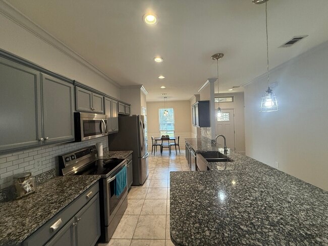 Building Photo - 411 Niceville Ave