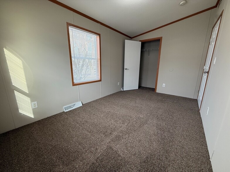 Building Photo - 11701 Cascade Cir