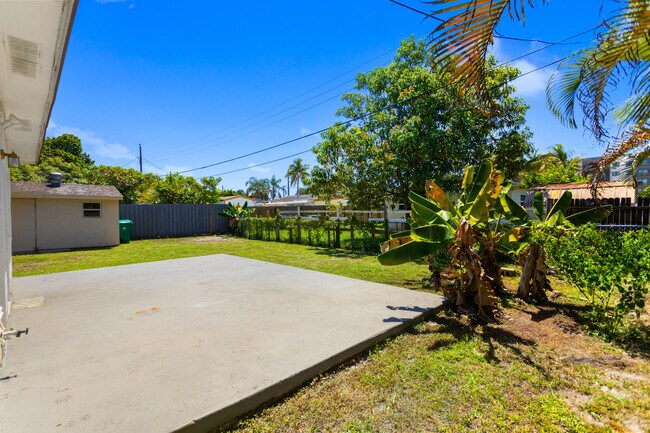 Building Photo - 2748 SW 46th Ct